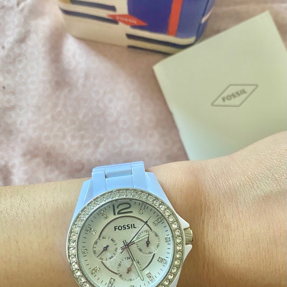 ‼️SOLD‼️ Fossil Watch - Picture 2 of 3